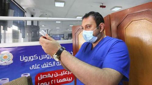 Health vaccination of university students and education workers by the end of September