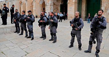 Israeli occupation forces arrested 12 Palestinians in the West Bank