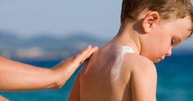 4 tips for protecting your sons skin from the scorching sunlight