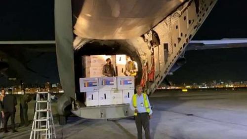 The arrival of a new shipment of Astrazenica vaccine to Cairo airport live broadcast
