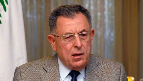 Fouad Siniora president of Lebanon is engaged in a spectacle of the countrys democratic system