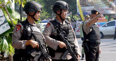 Indonesian police control 10 people planned suicide attacks