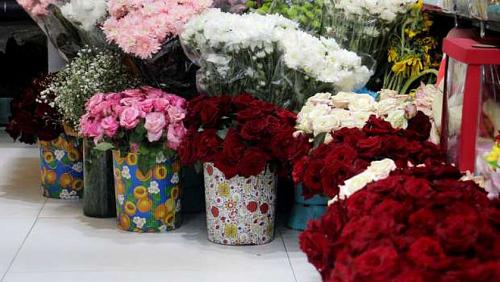 Learn the prices of roses for New Year gifts starting from 5 pounds