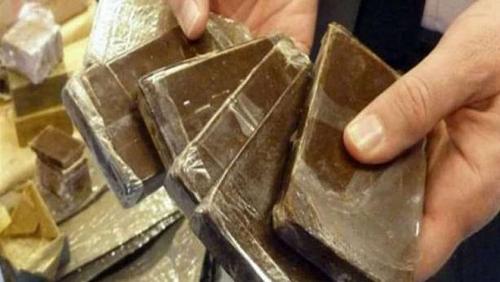 Control an amount of hashish in the possession of 3 unemployed people in Giza