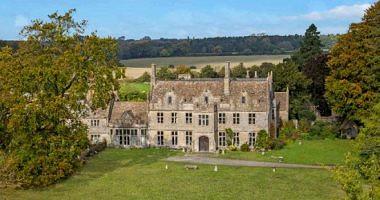 A neighboring palace for Prince Charles and Camilla is offered for sale