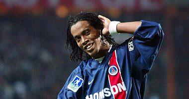 Jules Morning Ronaldinho score a goal that does not forget the Paris SaintGermain shirt