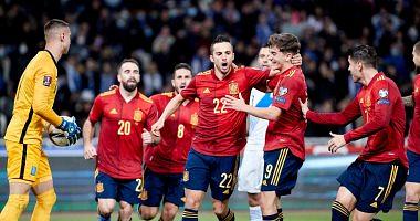 Spains World Cup qualifiers are trained with a difficult win over Greece