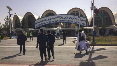 The launch of 3 rockets at Kandahar airport in southern Afghanistan and Taliban announces its responsibility
