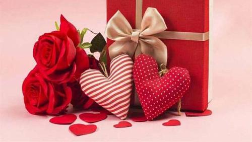 Ideas for cheap gifts for Valentines Day Debabib and Burton messages
