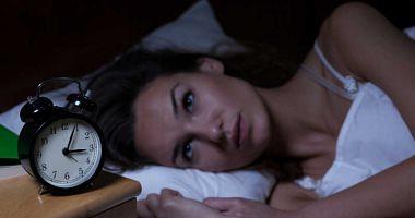 How do vitamins deficiency to lose sleep