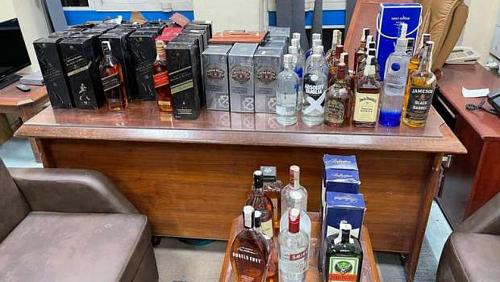 Customs foils the smuggling of 141 bottle of nontaxes worth 3 million pounds