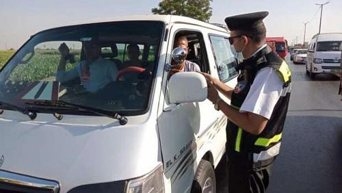 A deterrent penalty for using the phone manually while driving the car is up to withdraw the license
