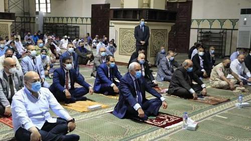 Governor of Giza leads Eid prayer in the mosque of forgiveness in Agouza neighborhood