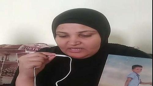 The mother of the child Mahmoud is a victim of runaway in Helwan Al Soura