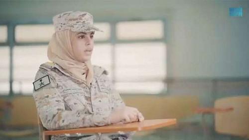 The first batch of womens Saudi army publishes a video of the training of combat recipients