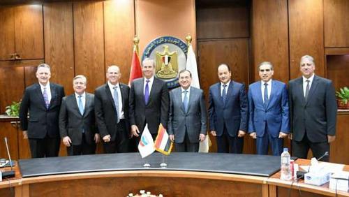 Signing a memorandum of understanding between EGAS and Chevron for the essence and export of the eastern Mediterranean gas
