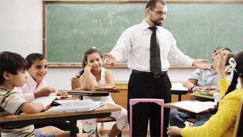 The new budget is fair to 60 thousand Egyptians the appointment of 30 thousand teachers and 30 thousand pharmacists