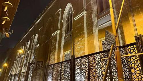 عاجل مسجد الحسين يتزين لتلقي اول صلاه تراويح الليله بعد تطويره صور
