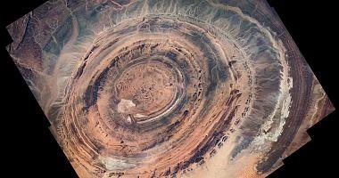 As if they are pictures of Mars see how the desert eye looks from space