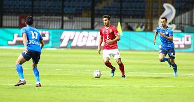 Hussein AlShahat wastes an opportunity to Ahli in front of the goal of Semouha video