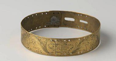 A golden collar returns the history of artifacts in the Dutch National Museum