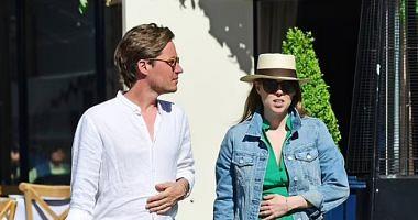 Princess Beatrice is elegant in a green dress in a tour with her husband Eduardo Photos