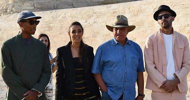 Zahi Hawass in a tour with world artists in the sidelines of the art exhibition