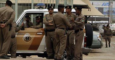 Saudi police stopped someone who tried to climb on Makkah Al Haram