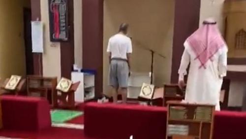 The muezzin of shorts in Kuwait ends without penalty know why