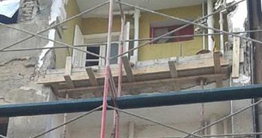 A partial collapse in an old house in Mahalla and an engineering committee to prepare an urgent report