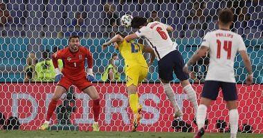 The head of Maguir puts the second goal of England in Ukraine