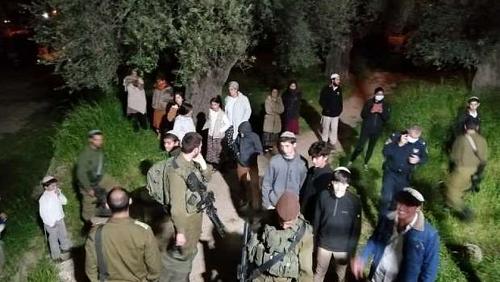 Israeli settlers attack Palestinians East Hebron