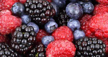 5 Antiinflammatory foods you can take them with berries and proxy