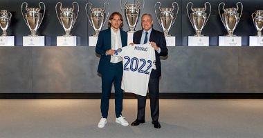 Real Madrid extends contract with Modric until the end of 2022 season