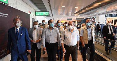 Prime Minister follows the system of thermal cameras at Cairo airport