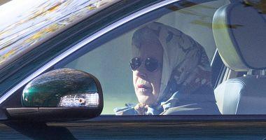 The first appearance of Queen Elizabeth after doctors advice is comfortable