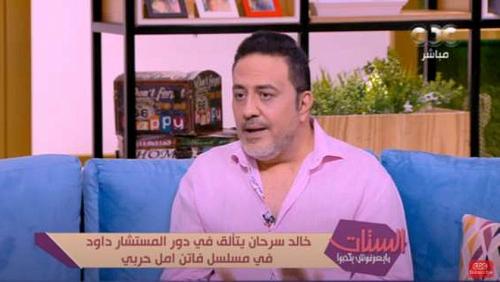 Khaled Sarhan sympathized with Nelly Karim in the series Faten Amal Harbi