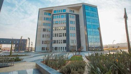 The expenses of the Canadian Universities Corporation in Egypt can be installed in two batches
