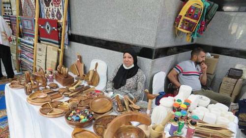 Exhibitions of large window crafts for marketing of heritage products