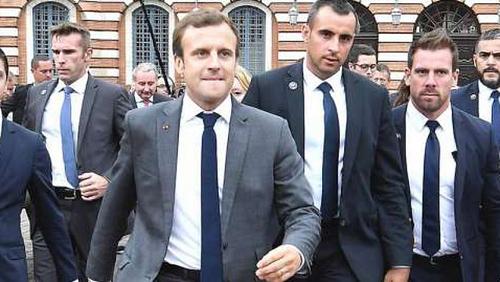 Who protects macron