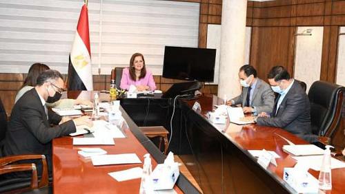 The Minister of Planning chairs the first meeting of wages after restructuring