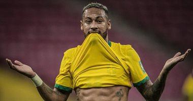 Neymar makes fun of his critics after allegations of weight increase