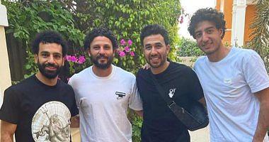 Mohamed Salah publishes a picture with Trezigie Ghali and Mohamed Hany during summer vacation