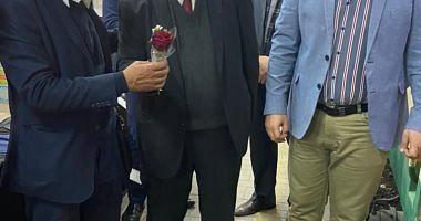 The railway distributed roses on the passenger train Upper Egypt