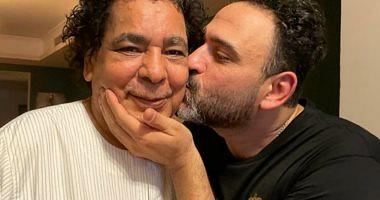 The latest appearance of King Mohammed Mounir in his birthday with Akram Hosni