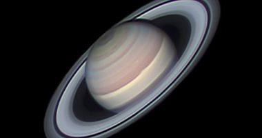 What astronomers are reached on the internal structure of Saturns planet