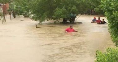 Indian state sinking water because of hurricane hurricane video
