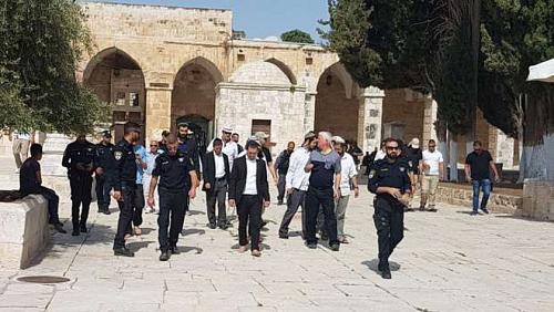 Dozens of settlers storm Al Aqsa and implement provocative tours