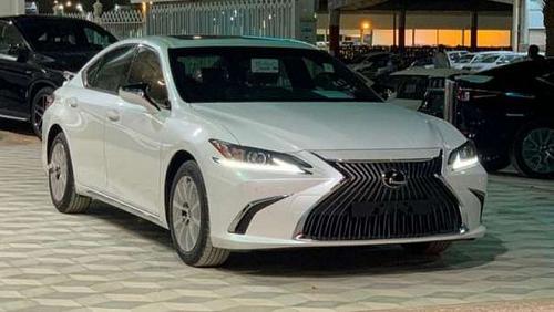 Specifications and prices of the cheapest Lexus car in the Egyptian market