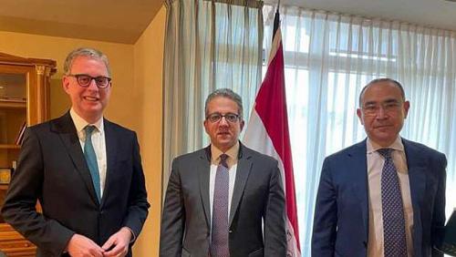 Anani meets the head of German tourism companies to promote Egyptian destination